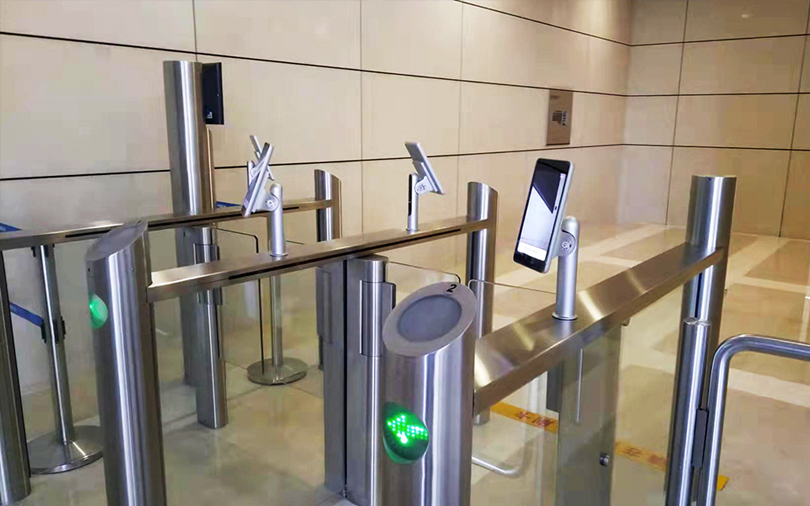 商湯賦能中石油大廈速通門AI智能識(shí)別人臉通行功能